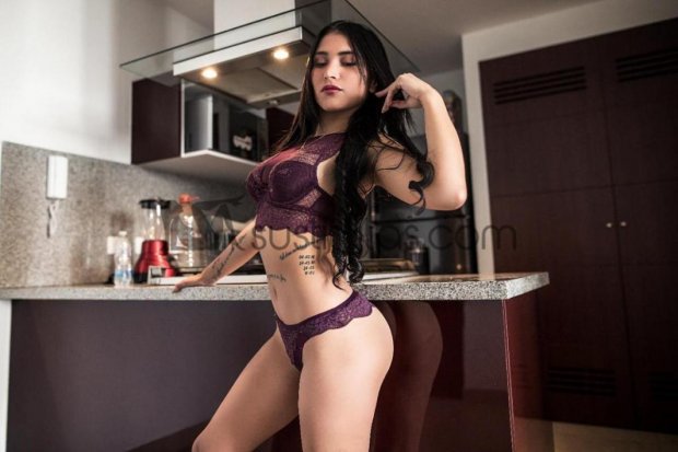 Maria - Soy Maria, una bella y joven colombiana super extrovertida con ganas de pasarla bien y ponerte a disfrutar con mis encantos.