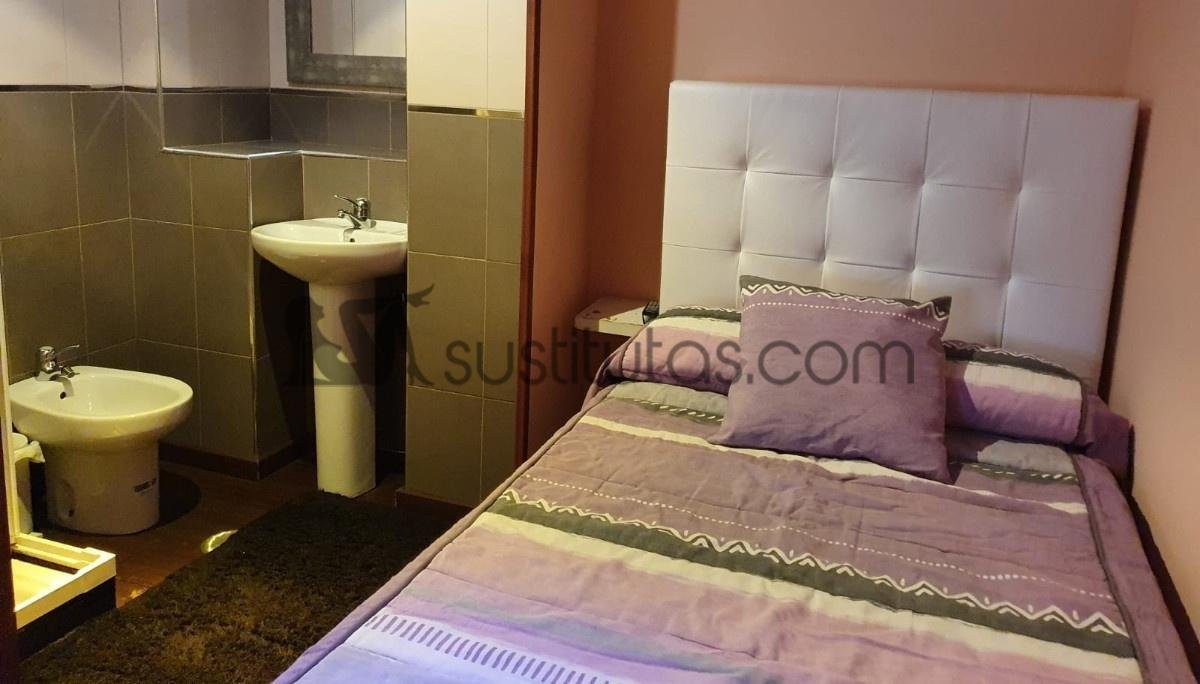 Diana - Piso bien ubicado y discreto para trabajar de escort independiente. Limpio, seguro y con un parking a 100 metros.