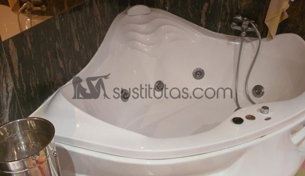 Hotel Calor - Estamos buscando chicas con ganas de trabajar. El club ha sido totalmente renovado y reabierto.