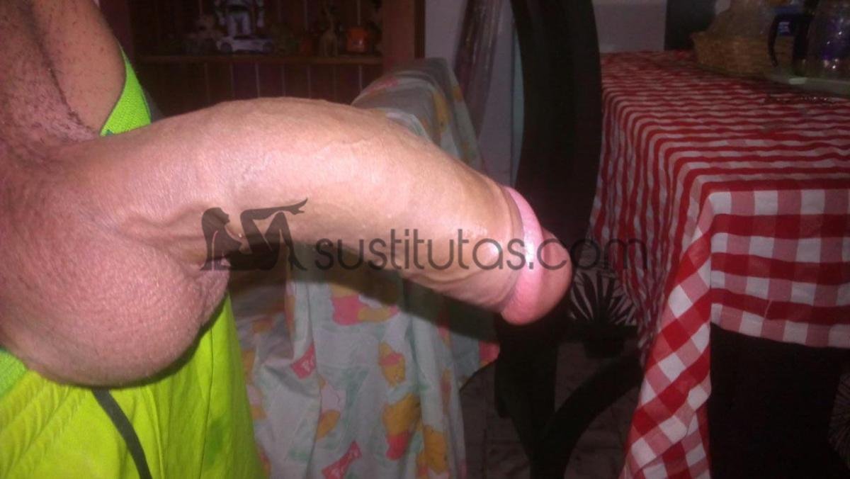 Natacha - Nos besaremos muy apasionadamente hasta corrernos como dos locos del sexo.