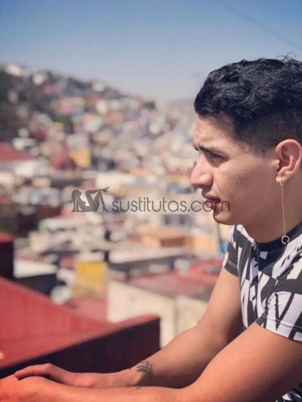 Alejandro chapero y gay en Guanajuato